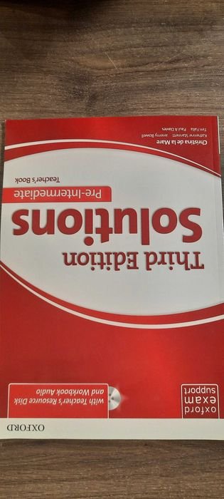 Solutions PreIntermediate. Книга для учителя