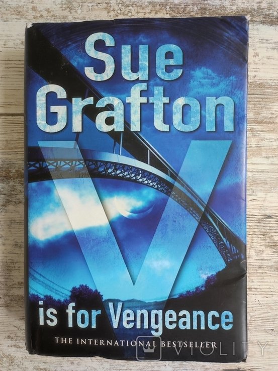 С. Графтон. V is for Vengeance